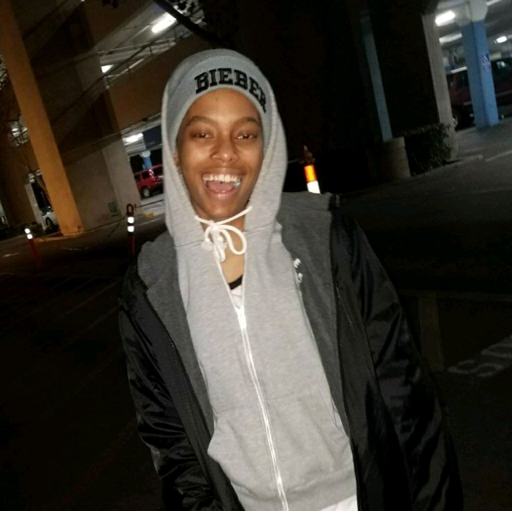 Meet your Posher, Shakara